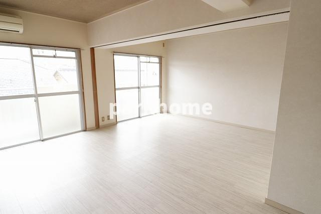 島谷グランドハイツの居間・リビング|おしゃれな居間です