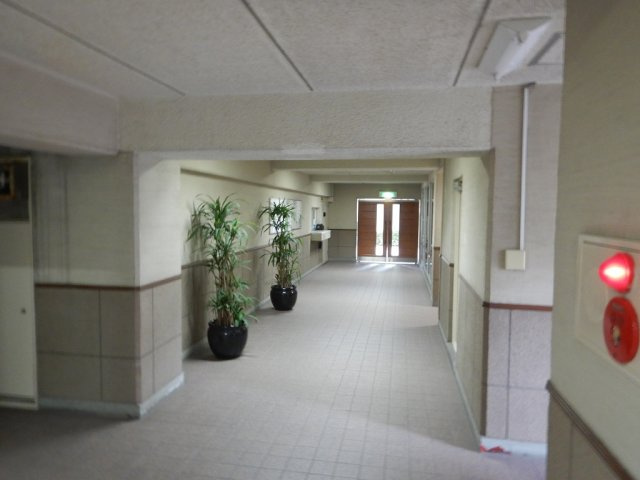 日商岩井第2本郷マンションのエントランス