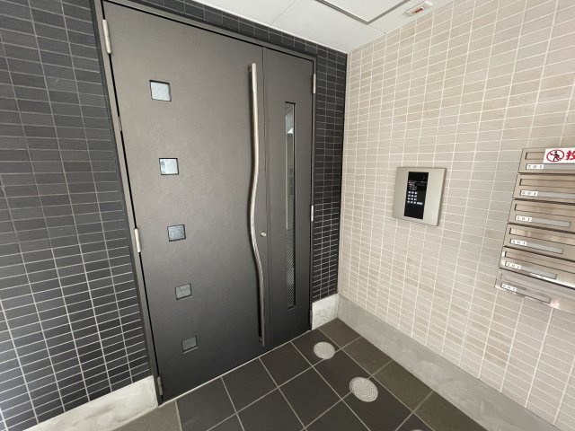 ブリリアントTのエントランス