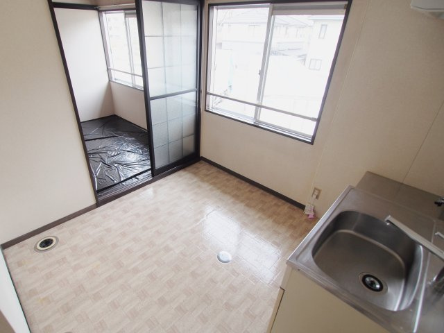 ハイツLAの居間・リビング