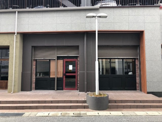 近江八幡市鷹飼町の店舗一部