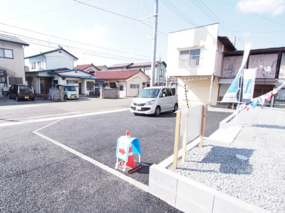 【駐車場】 | Cradle garden　伊達市梁川町古町　1号棟 | 並列駐車可能です◎車の移動がスムーズに行えます♪