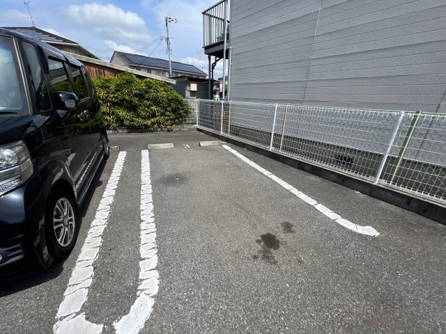 アンシャンテの駐車場