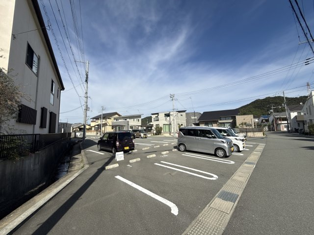 フィレール　デュ　トラジャⅦの駐車場
