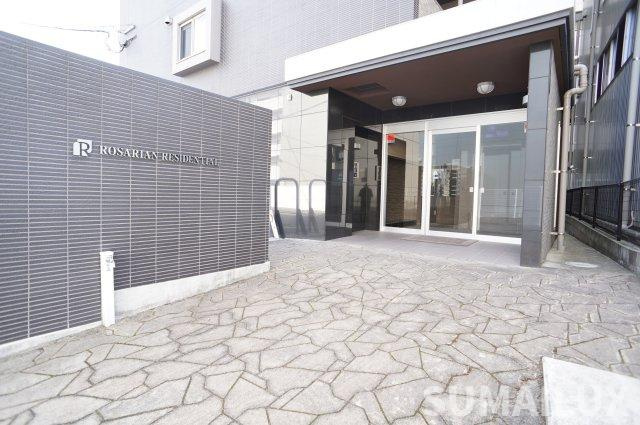 ロザリアン九品寺のエントランス