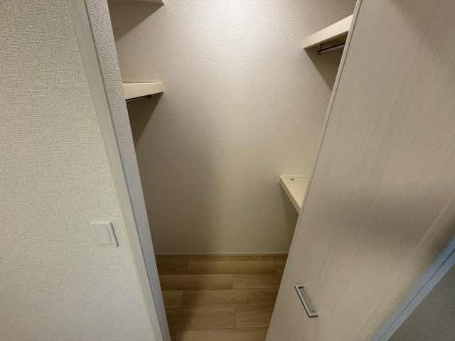プラーンドルⅩⅢの収納|ウォークインクローゼット
