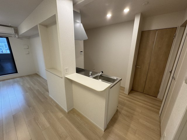 プラーンドルⅩⅢの内装|カウンターキッチン