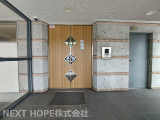 【エントランス】 | アズックヒル尼崎 | エントランスはオートロックです♪女性の方も安心してご入居していただけます！