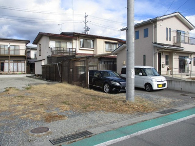 【外観】 | 岡谷市神明町3丁目 中古住宅⑱ | 外観・駐車スペース・接道