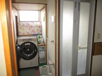 【ランドリースペース】 | 岡谷市神明町3丁目 中古住宅⑱ | 洗濯機置場