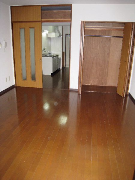 ヴィラ・ルース　　の内装