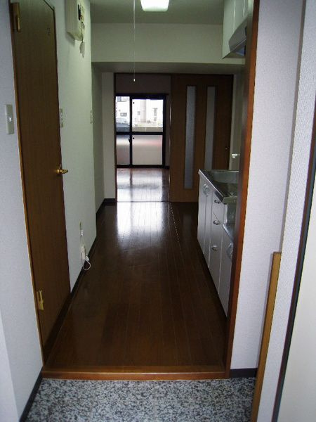 ヴィラ・ルース　　の玄関