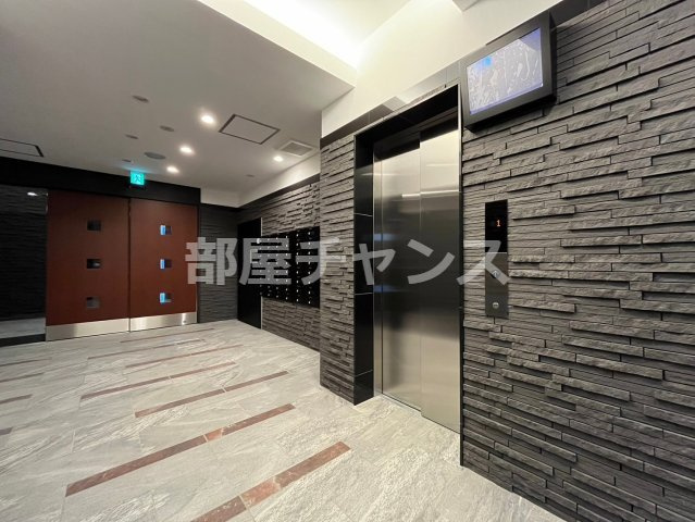 エスリードレジデンス上前津フロントのロビー|建物の内部です