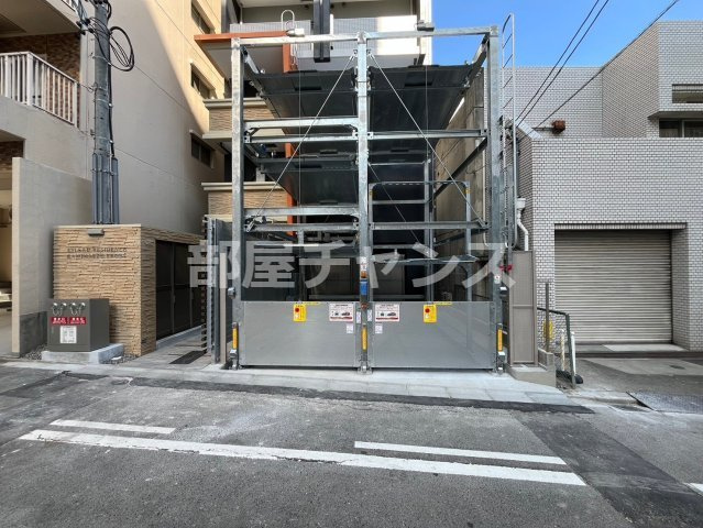 エスリードレジデンス上前津フロントの駐車場|カースペースがあります