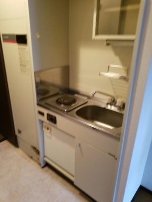 【キッチン】 | ロマネスク西新オレンジ通り | 別号室の写真になります。現況優先。