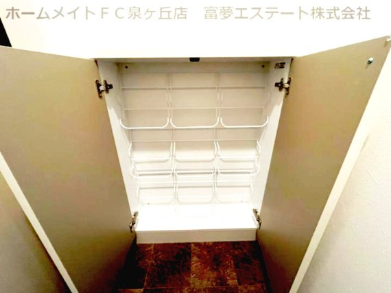 F asecia themisの玄関