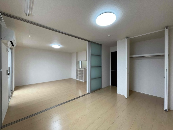 パークサイド東出 Ⅱの居間・リビング