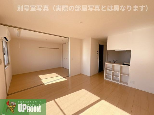 パークサイド東出 Ⅱの居間・リビング