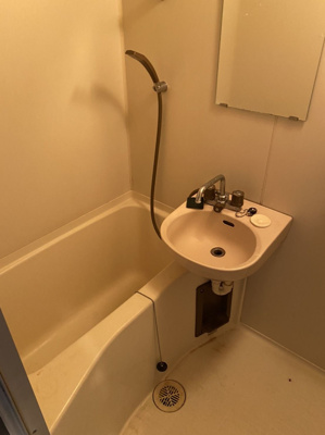 【浴室】 | ダイナコート博多 | 別号室の写真になります。現況優先。