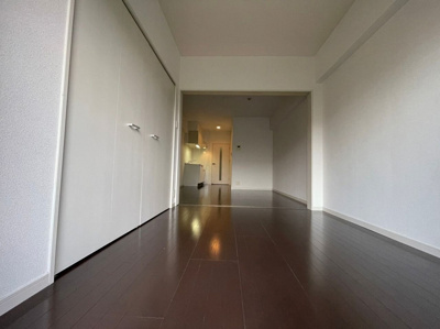 【居間・リビング】 | クレスティアフォーシーズン博多 | 別号室の写真になります。現況優先。