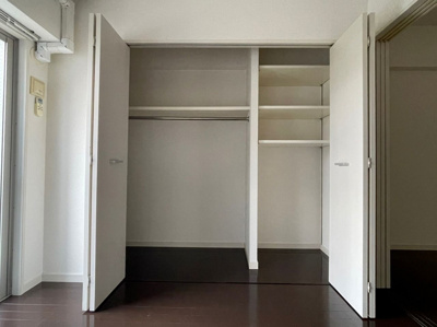 【収納】 | クレスティアフォーシーズン博多 | 別号室の写真になります。現況優先。