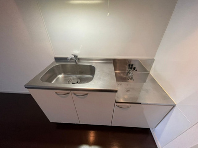 【キッチン】 | クレスティアフォーシーズン博多 | 別号室の写真になります。現況優先。