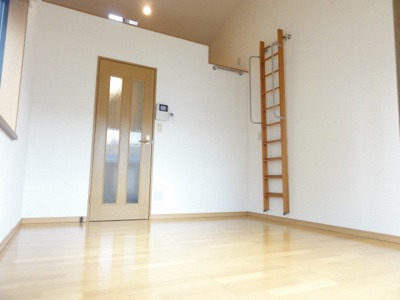 【居間・リビング】 | クオリティ荒江1 | 別号室の写真になります。現況優先。