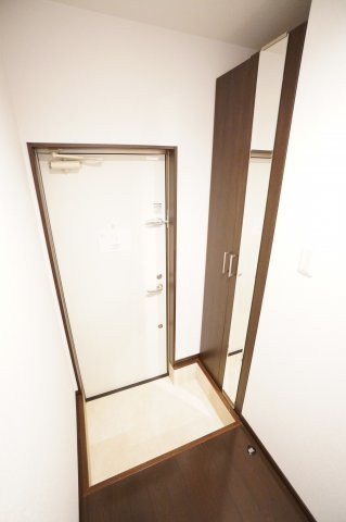 【玄関】 | ティアラ本千葉 | ※同物件・同タイプの写真です。