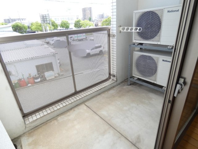 【バルコニー】 | アーバン小串 | 広々としたバルコニーです