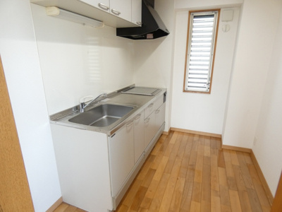 【キッチン】 | アーバン小串 | お料理しやすいキッチンです