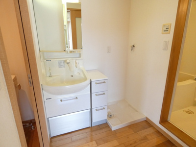 【洗面所】 | アーバン小串 | 広い洗面スペース