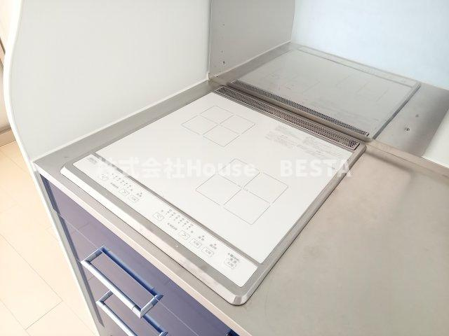 セレニテ神戸元町のキッチン