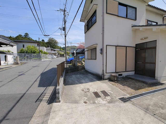 下村一戸建のその他共用部分|駐車場です