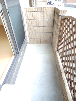 【バルコニー】 | ウィッシュ開A棟 | 暖かな日差しのふりそそぐバルコニー