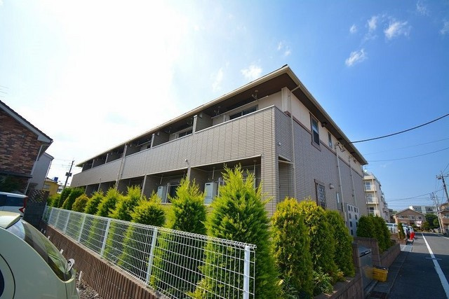 フレシャルマン河辺の外観
