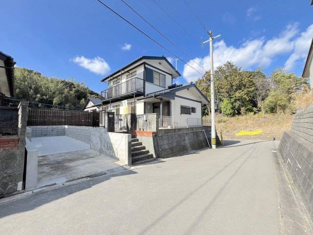 田久５丁目戸建ての前面道路含む現地写真