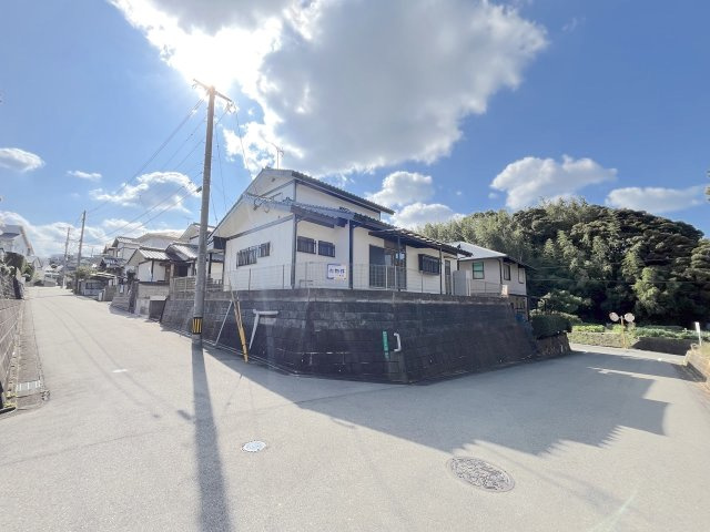 田久５丁目戸建ての前面道路含む現地写真