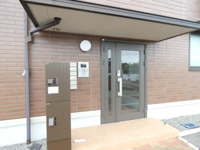 【エントランス】 | ハウスひまわり | エントランスです
