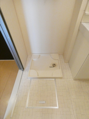 【玄関】 | ハウスひまわり | 収納もある玄関です