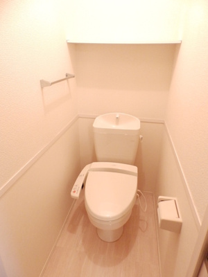 【トイレ】 | ハウスひまわり | ゆったりとした空間のトイレです