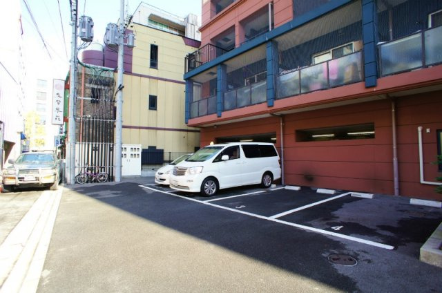 ルネッサンス21久留米六つ門の駐車場|駐車場に車を止められます