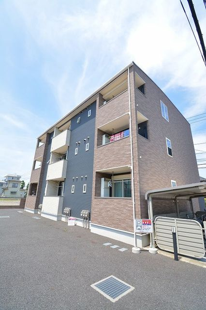 グランプラトⅣの外観