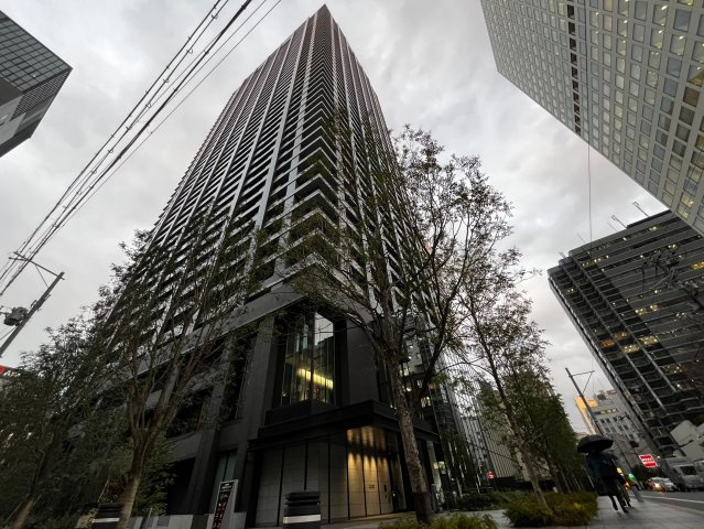 シティタワー大阪本町の外観|落ち着いた雰囲気の外観です