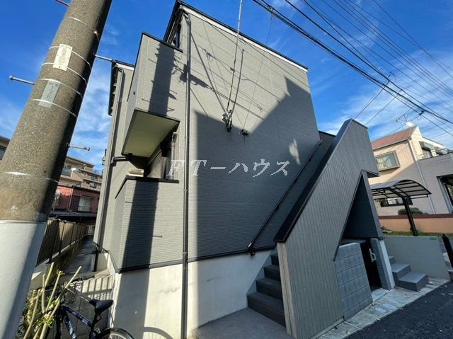 THE　HOUSE　船橋前原(ザ　ハウス　フナバシマエハラ)のエントランス