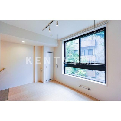 【居間・リビング】 | ディームス大井町フォレスト | こちらのリビングで趣味の時間をお楽しみください