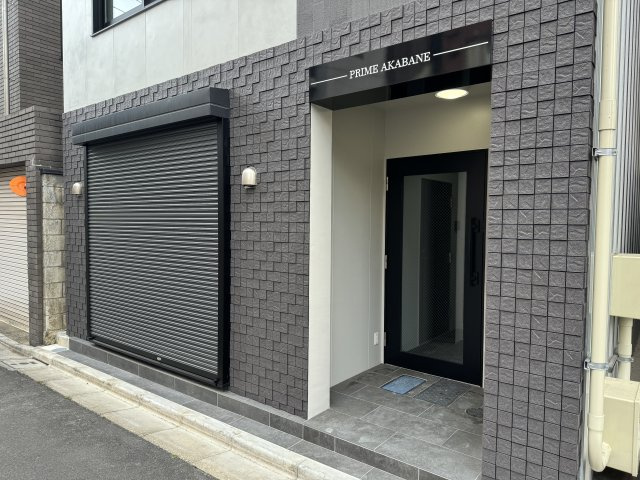 プライム赤羽のエントランス