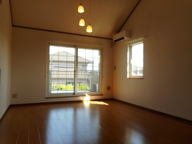 コンフォルターブルⅡの居間・リビング|こちらのリビングで趣味の時間をお楽しみください