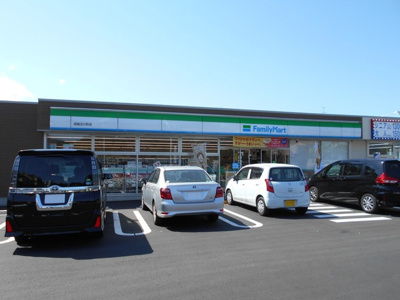 ファミリーマート昭島玉川町店まで120ｍ