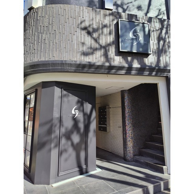 シャインズビルのエントランス