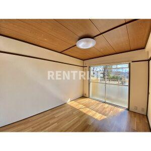 杉本ビルの玄関